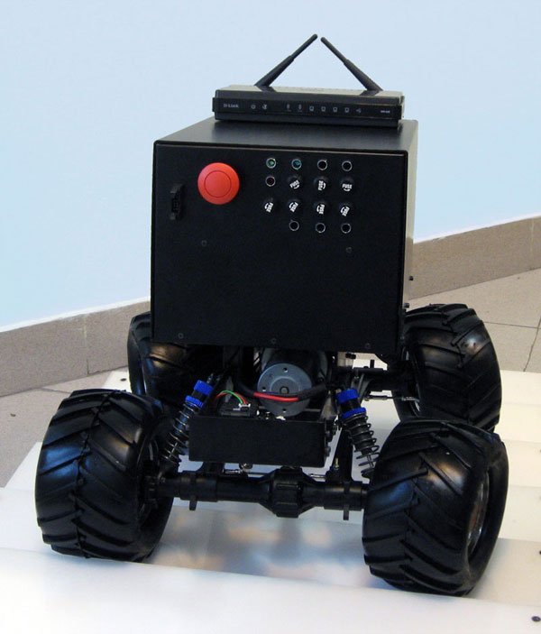 پلتفورم ربات امدادگر خودکار